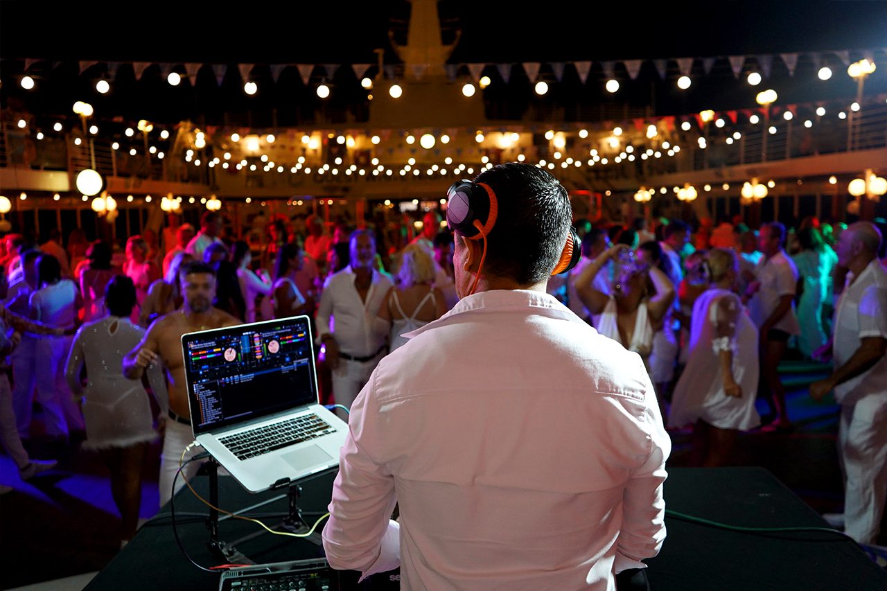 entertainment dj night partytime