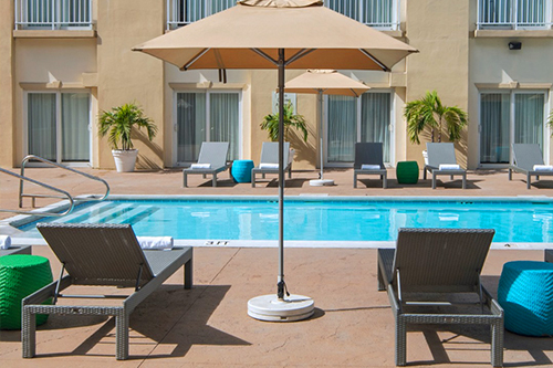 courtyard nassau downtown bahamas tropical travel