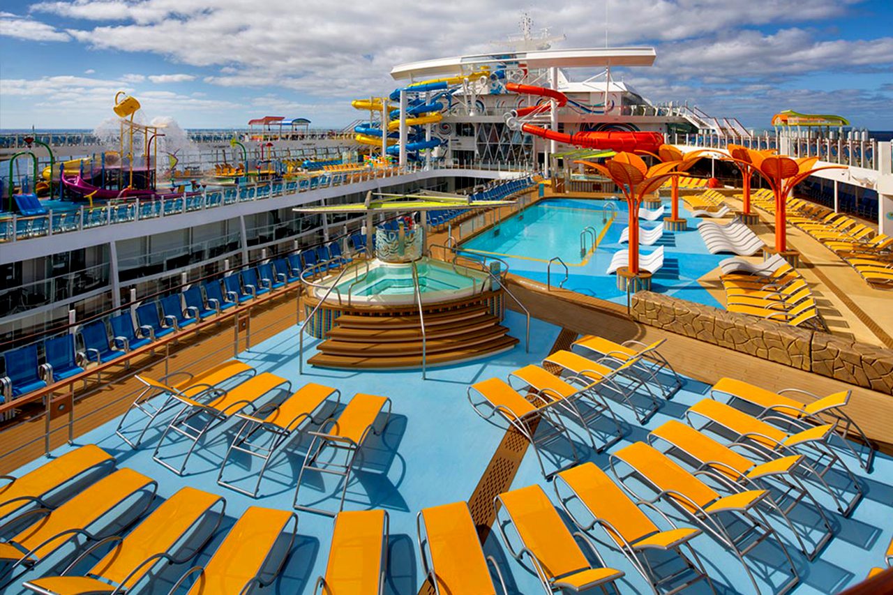 bliss' wonder of the seas outdoor pool deck fun things to do