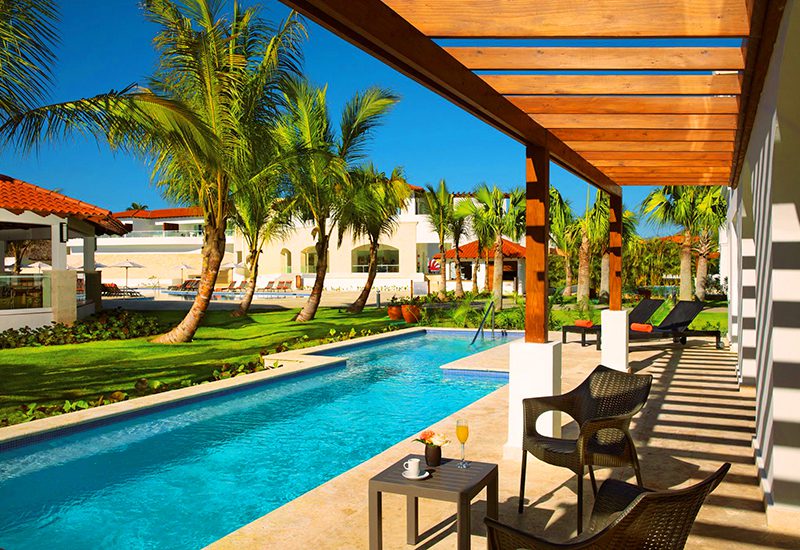 top-of-the-line caribbean resorts with swim-up suites dreams dominicus la romana dominican republic