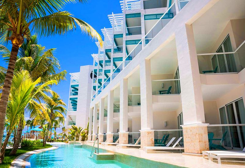 top caribbean resorts with swim-up suites margaritaville island reserve riviera maya mexico